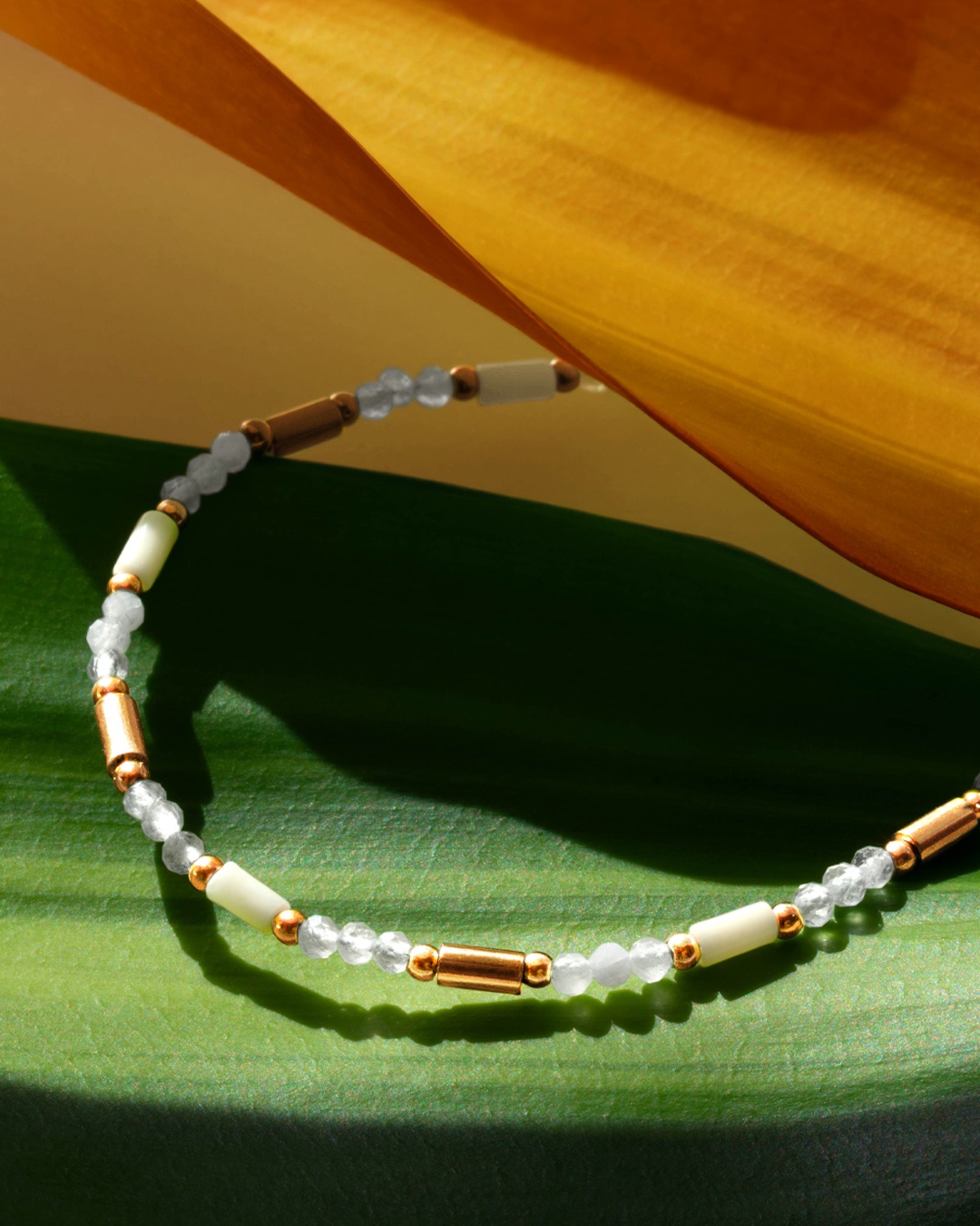 Packshot Bracelet Pierre de lune et Marbre blanc Vigolina