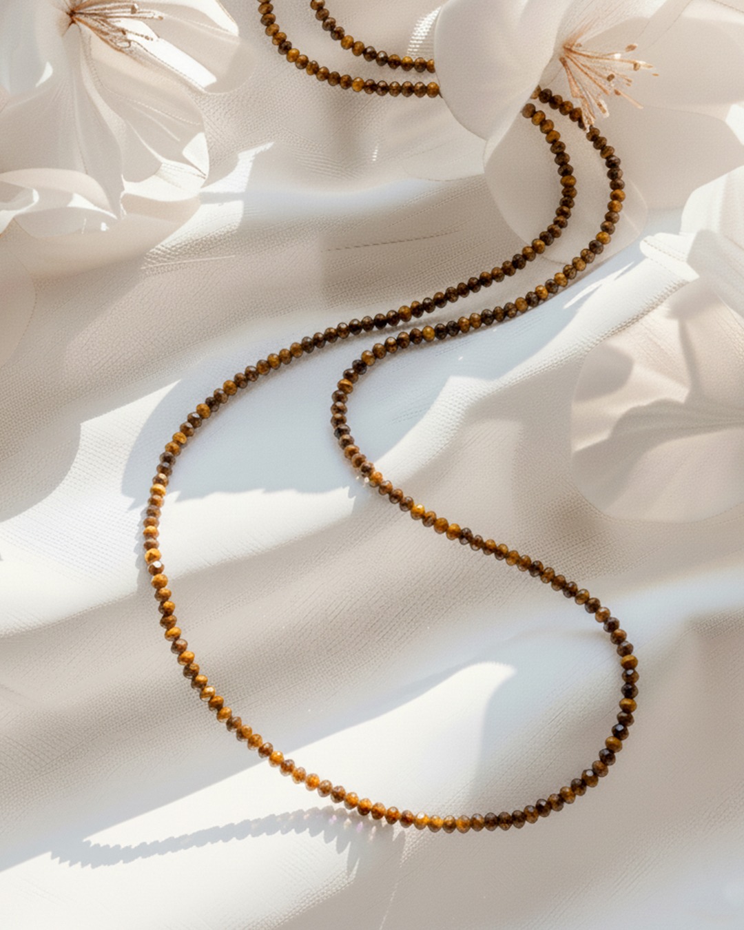 Packshot Pendentif Oeil de tigre Messi