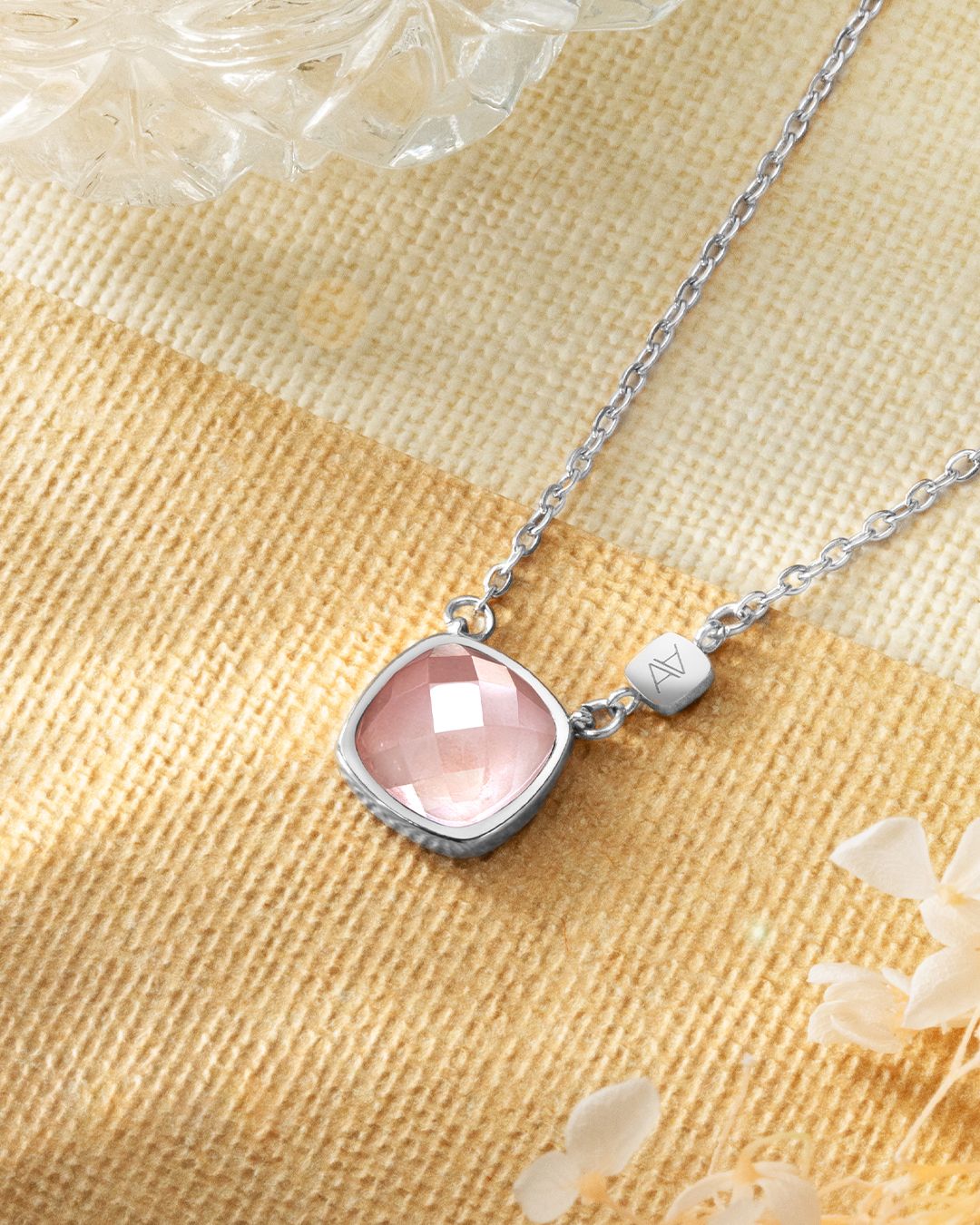 Packshot Pendentif Quartz rose Comissio