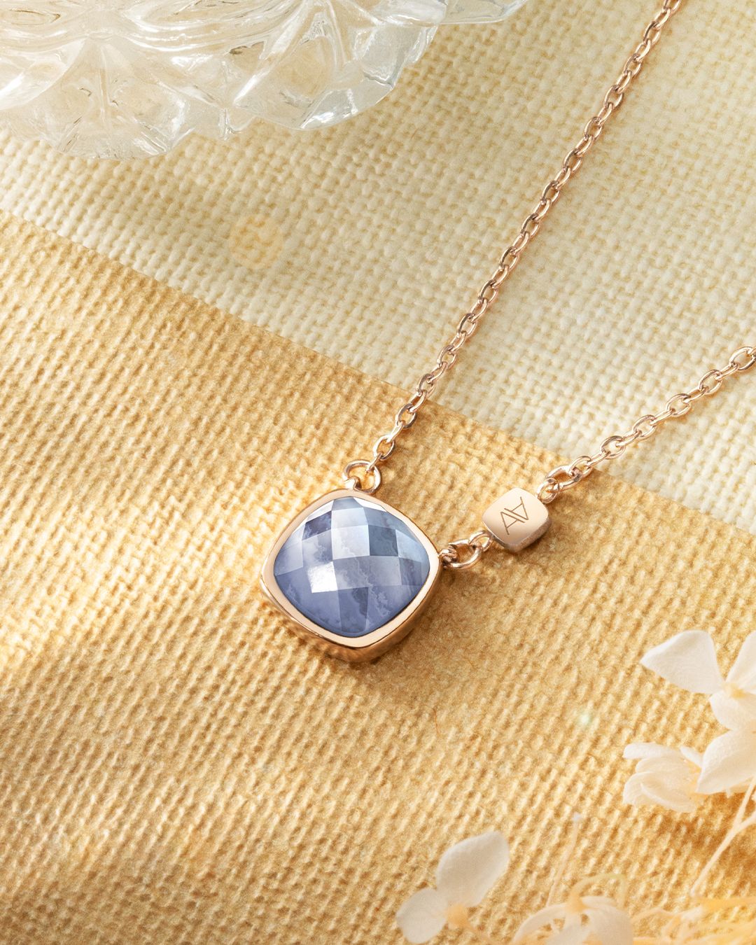 Packshot Pendentif Calcédoine Malcesinia