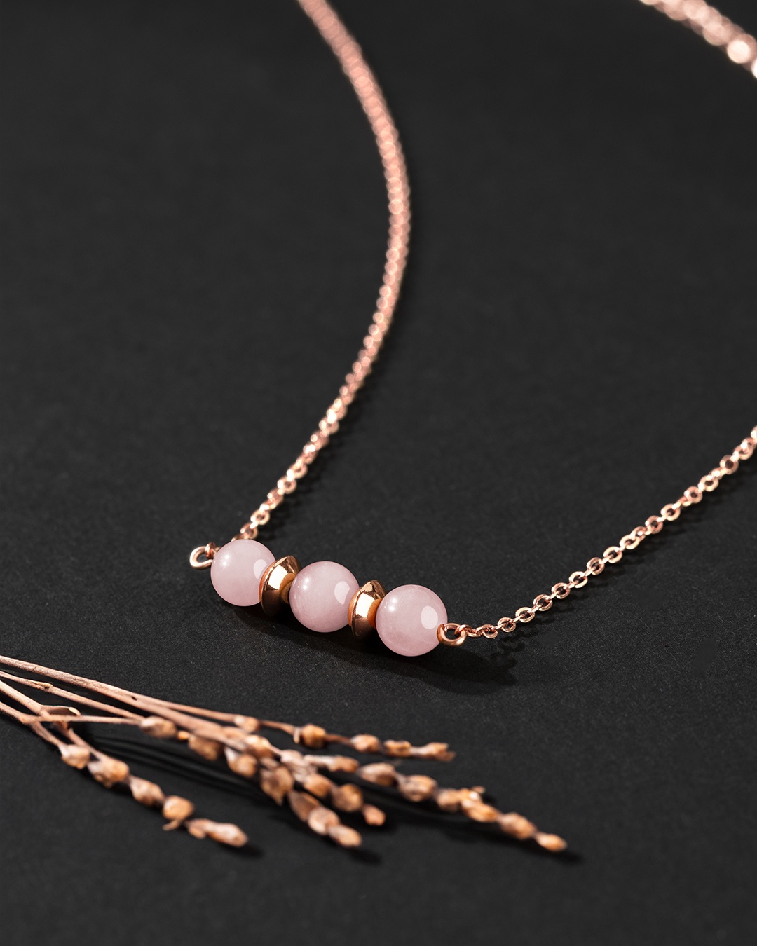 Packshot Pendentif Quartz rose Comissina