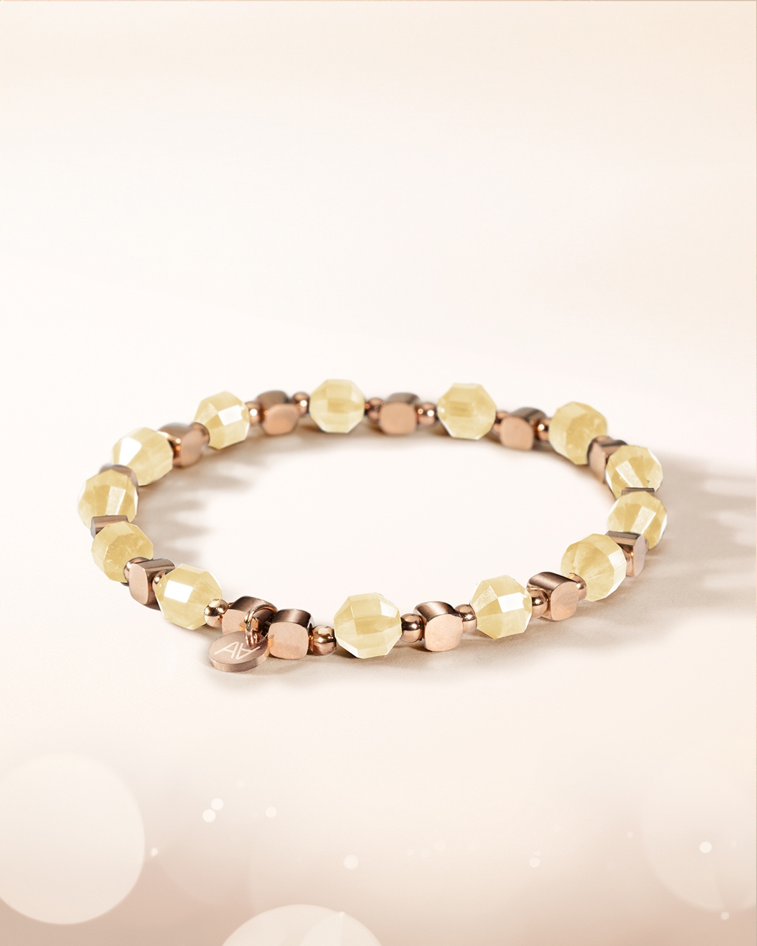Packshot Bracelet Opale jaune Vomanona